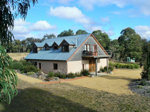 Yarralaw Springs Wines Vine Loft Bed And Breakfast - Schoolies Week Accommodation 8