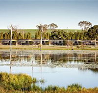 Lake Redbrook Holiday Retreat - Schoolies Week Accommodation