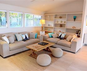 Zilzie Beach House - Schoolies Week Accommodation 3