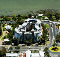 DoubleTree by Hilton Cairns - Schoolies Week Accommodation