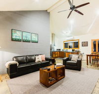 Alpine Edge Accommodation - Schoolies Week Accommodation