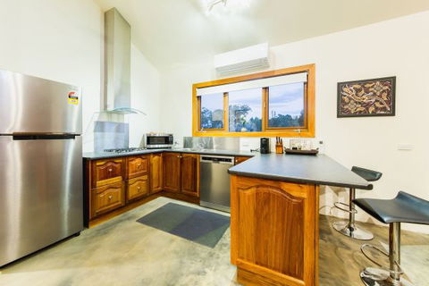 Alpine Edge Accommodation - Schoolies Week Accommodation 2