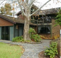 Trenberth House - Schoolies Week Accommodation