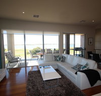 LJ Hooker Goolwa Holiday Rentals - 42 Underwood Avenue Goolwa Beach - Schoolies Week Accommodation