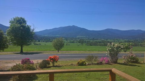 KVH Panorama - Schoolies Week Accommodation 6