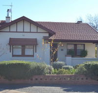 Tin House at Tanunda - Schoolies Week Accommodation