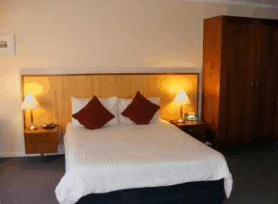 Ocean Beach Hotel - Schoolies Week Accommodation
