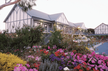 Country Comfort Adelaide Manor - Schoolies Week Accommodation