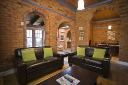 Florennes Heritage Cottage - Schoolies Week Accommodation 3