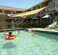 City Colonial Motor Inn - Schoolies Week Accommodation