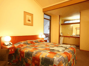 Mitchell Motor Inn - Schoolies Week Accommodation
