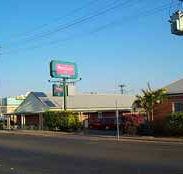 Burke And Wills - Schoolies Week Accommodation