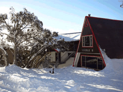 Double B Ski Lodge - Schoolies Week Accommodation