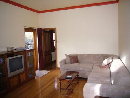 Rectory Cottage - Schoolies Week Accommodation 0