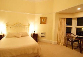 Amberley House - Schoolies Week Accommodation 3