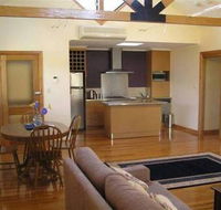 Bella Villa - Schoolies Week Accommodation