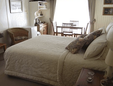 Beauty Point Cottages - Schoolies Week Accommodation