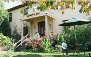 Bonney's Inn - Schoolies Week Accommodation