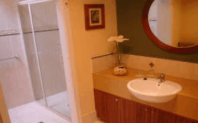 Walton House - Schoolies Week Accommodation