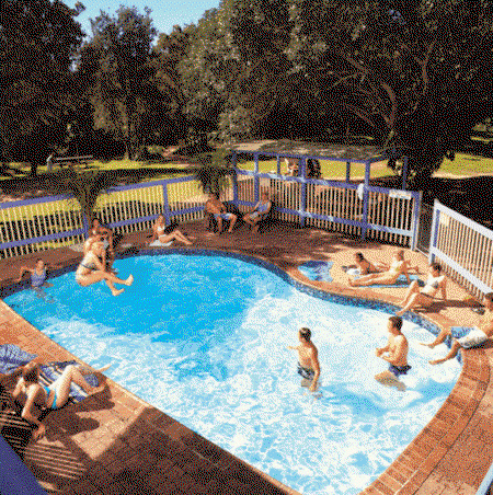 Backpackers Inn On The Beach - Schoolies Week Accommodation 2