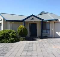 Robe Dolphin Court Apartments - Schoolies Week Accommodation