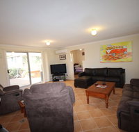 LJ Hooker Goolwa Holiday Rentals - 12 Willmett Road Goolwa Beach - Schoolies Week Accommodation