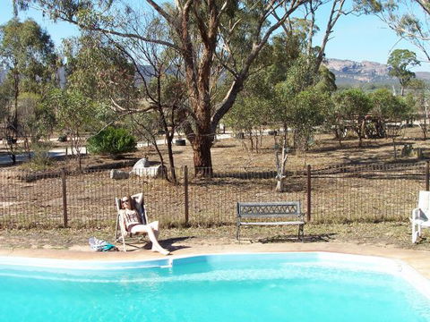 Mount Zero Log Cabins - Schoolies Week Accommodation 1