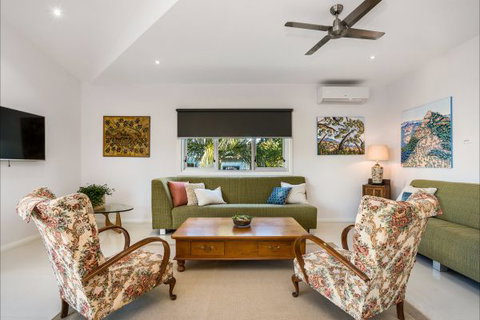 Aditi - Schoolies Week Accommodation 6
