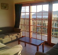 Bay View House - Schoolies Week Accommodation