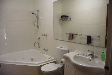 Coranda Lodge B And B - Schoolies Week Accommodation 2