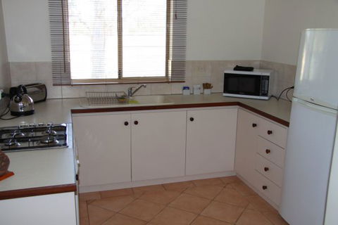 Coranda Lodge B And B - Schoolies Week Accommodation 7