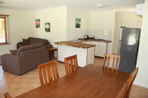 Coranda Lodge B And B - Schoolies Week Accommodation 8