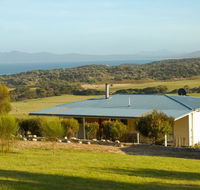 Emita Cottage - Schoolies Week Accommodation