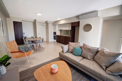 First Light Mooloolaba - Schoolies Week Accommodation 3