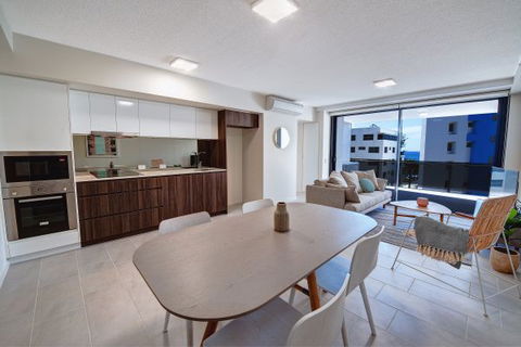First Light Mooloolaba - Schoolies Week Accommodation 4