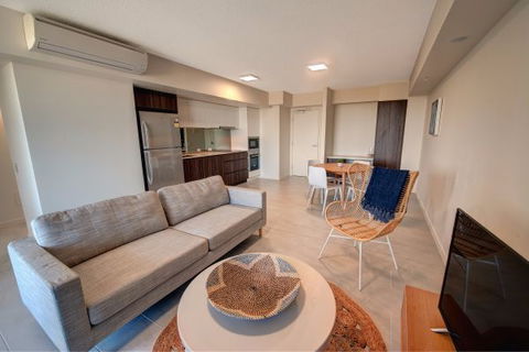 First Light Mooloolaba - Schoolies Week Accommodation 5