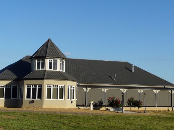 Carlyle VIC Schoolies Week Accommodation