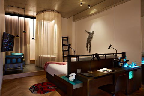 QT Melbourne - Schoolies Week Accommodation 0