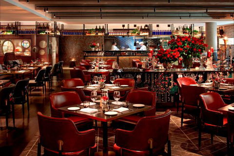 QT Melbourne - Schoolies Week Accommodation 1