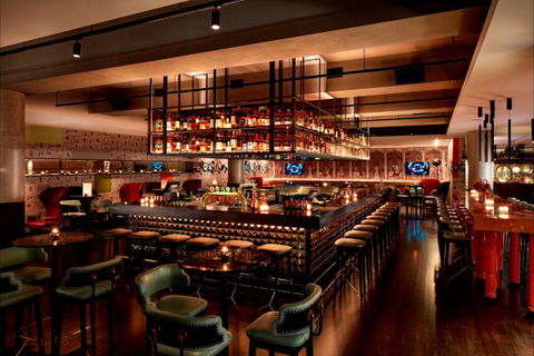 QT Melbourne - Schoolies Week Accommodation 2