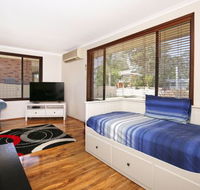 Sandy Toes Beach House - Schoolies Week Accommodation