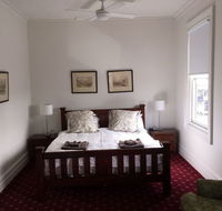 The Corner Hotel Alexandra - Schoolies Week Accommodation