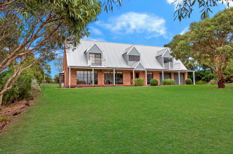 Cooks Retreat Warrnambool - Schoolies Week Accommodation 0