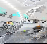 Meriton Suites Southport - Schoolies Week Accommodation