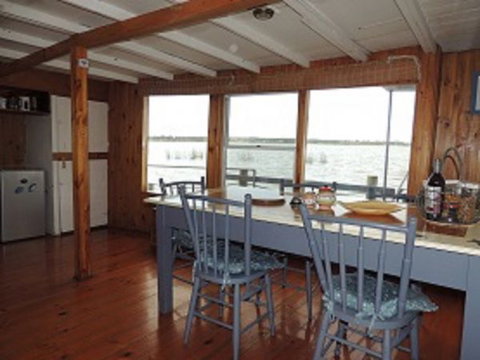PS Federal Retreat Goolwa - Schoolies Week Accommodation 3