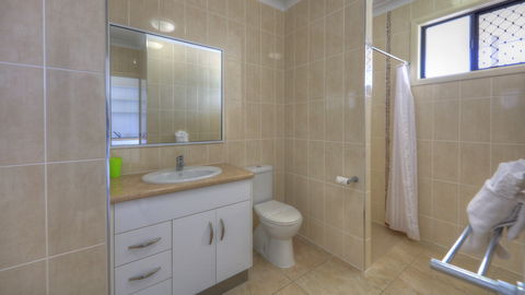 Sky View Units - Schoolies Week Accommodation 1