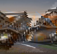 Stunning on Stacey - Schoolies Week Accommodation