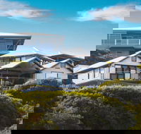 Top of the Hill - Schoolies Week Accommodation