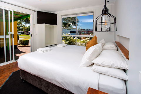 BIG4 Traralgon Park Lane Holiday Park - Schoolies Week Accommodation 1