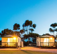 Cummins Caravan  Cabin Park - Schoolies Week Accommodation